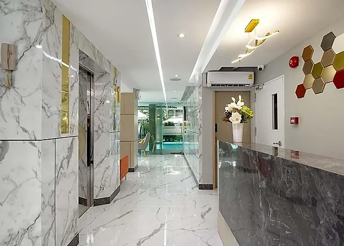 The Riski @ Bangphlat Station Hotel 3*