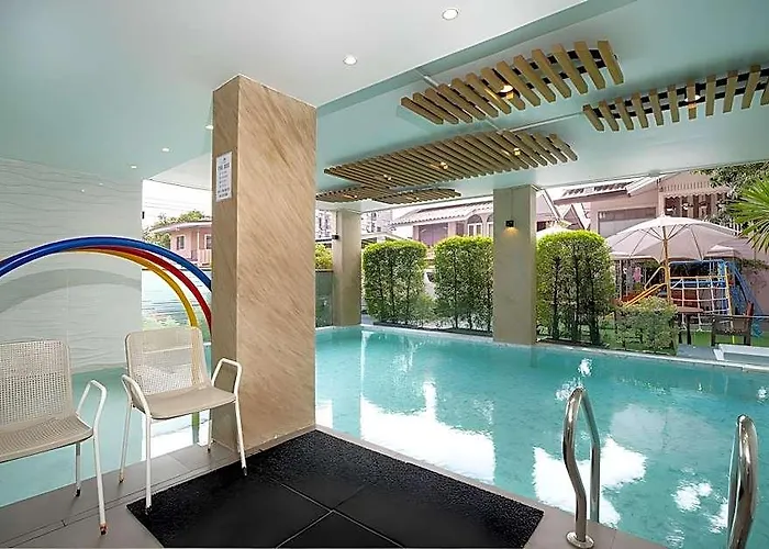 The Riski @ Bangphlat Station Hotel Bangkok