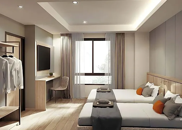 Hotel The Riski @ Bangphlat Station