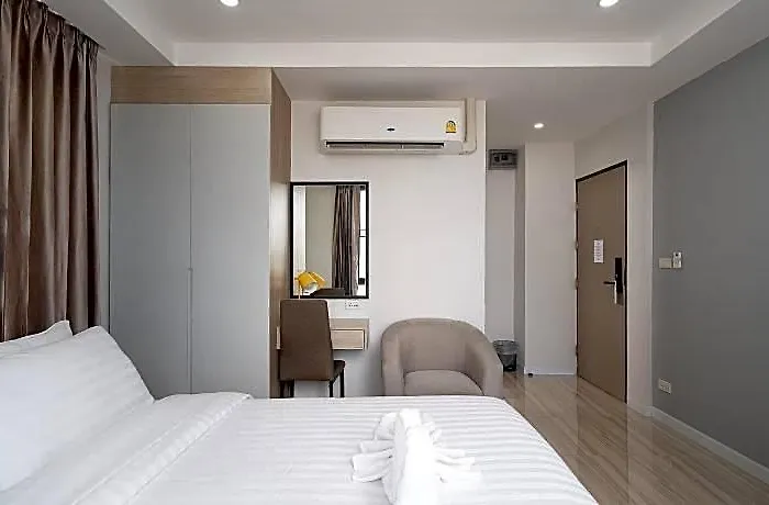 The Riski @ Bangphlat Station Hotel 3*