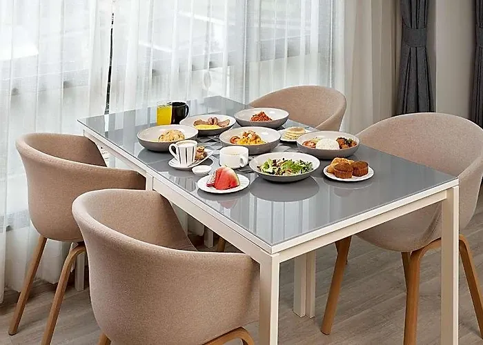 The Riski @ Bangphlat Station Hotel 3*