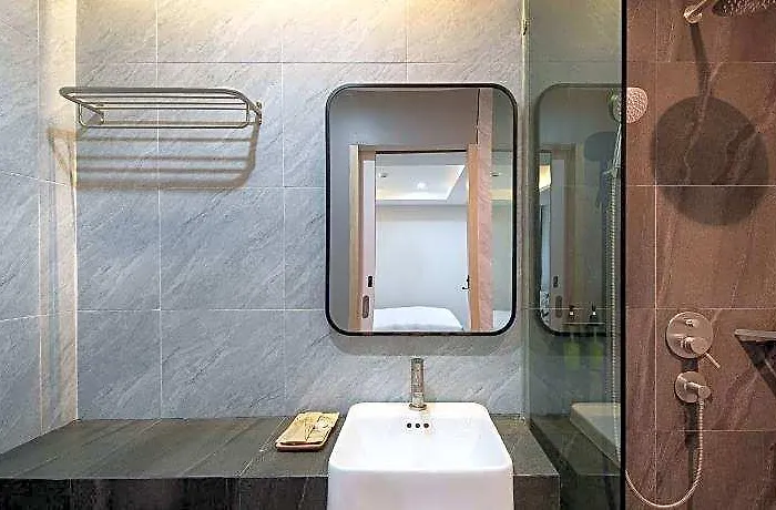 The Riski @ Bangphlat Station Hotel Bangkok